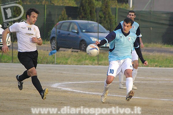Cristian Dessì imposta l'azione